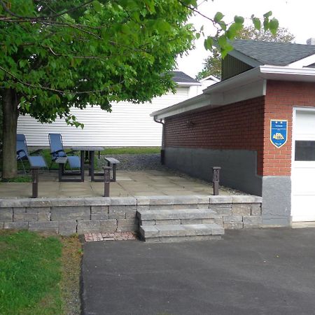 L'Octogone Coaticook Exterior photo