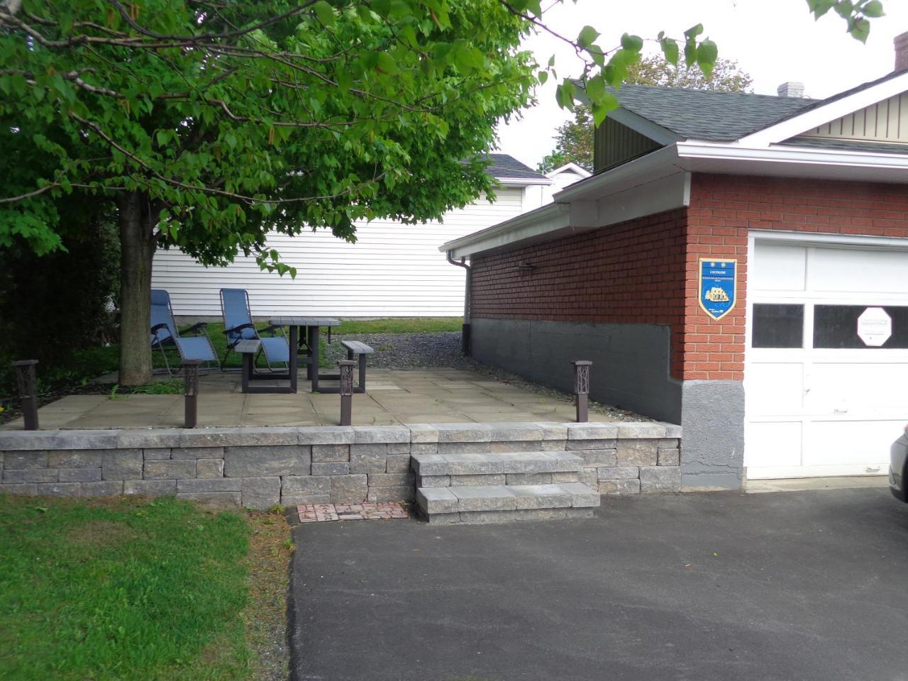 L'Octogone Coaticook Exterior photo